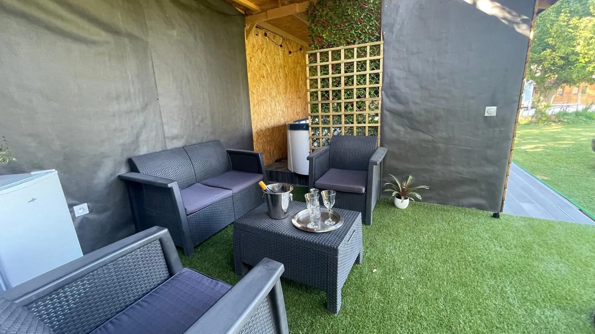 Homestay Dependance Privee - Halte Route Apartment Le Thor France