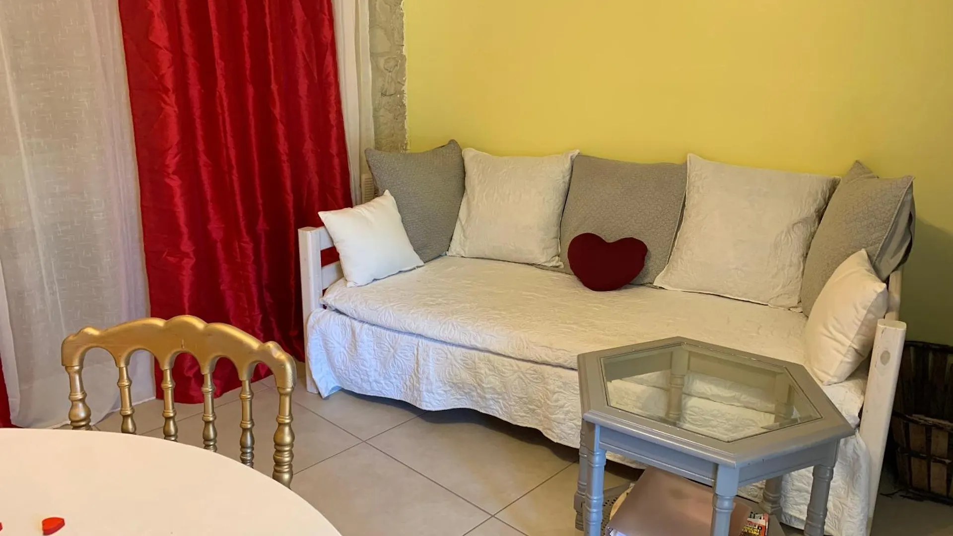 Homestay Dependance Privee - Halte Route Apartment Le Thor